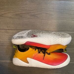 Vivo barefoot motus- Vibrant Yellow and Red